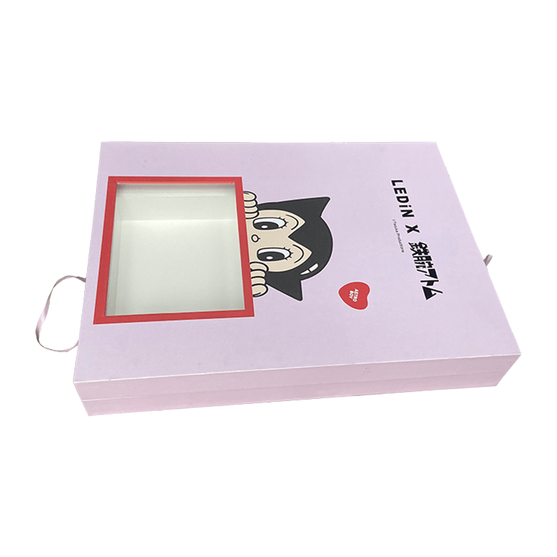 Confezione regalo di lusso personalizzata. Scatola per imballaggio di vestiti