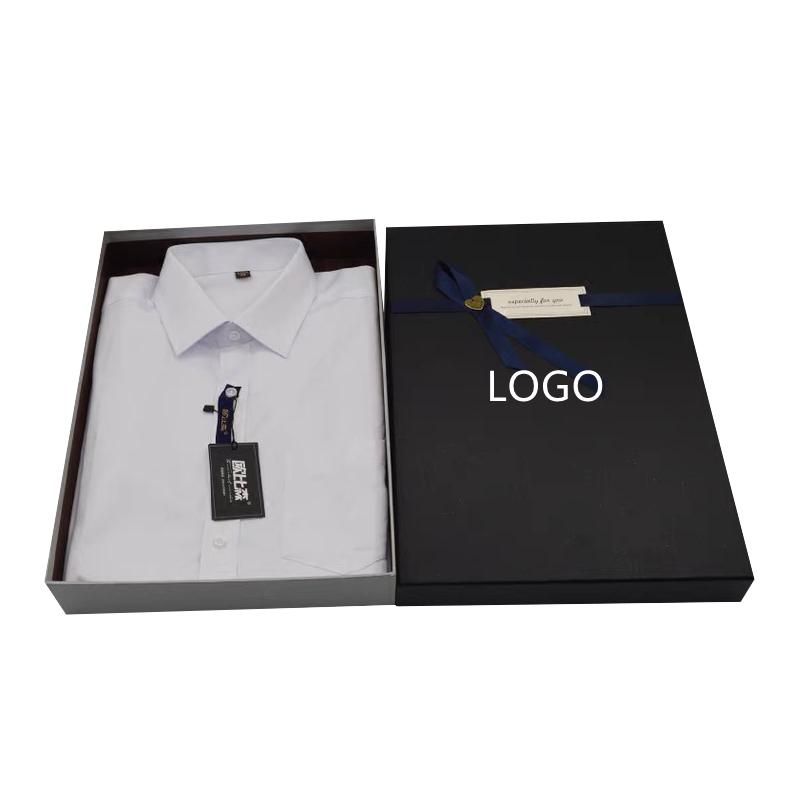 Stampa personalizzata Maglietta di lusso nera Sciarpe di seta Confezione regalo Sciarpa rigida per abbigliamento Scatola di carta con logo